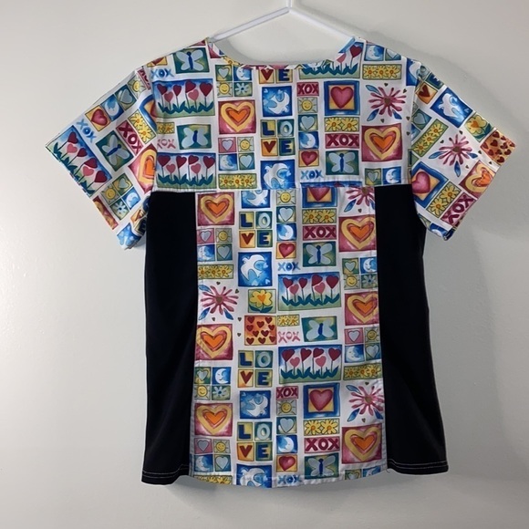 SILKY Soft Scrubs Pen Holder Stretchy Women's Scrub Top Love Hearts (Size XS) - Picture 2 of 8